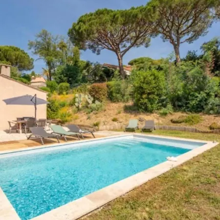 Nyaraló Spacious House With Pool In Sainte-Maxime