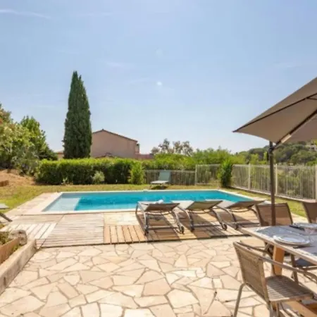 Spacious House With Pool In Casa de Férias Sainte-Maxime