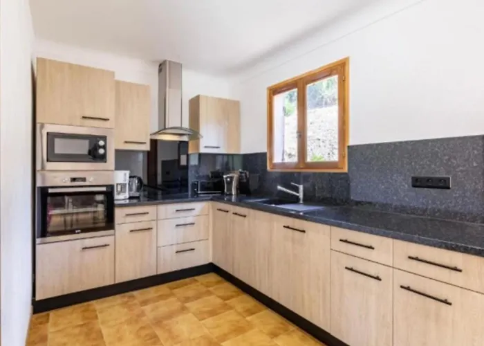 펜션 Spacious House With Pool In Sainte-maxime