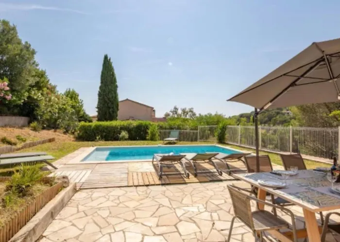 Spacious House With Pool In Nyaraló Sainte-Maxime