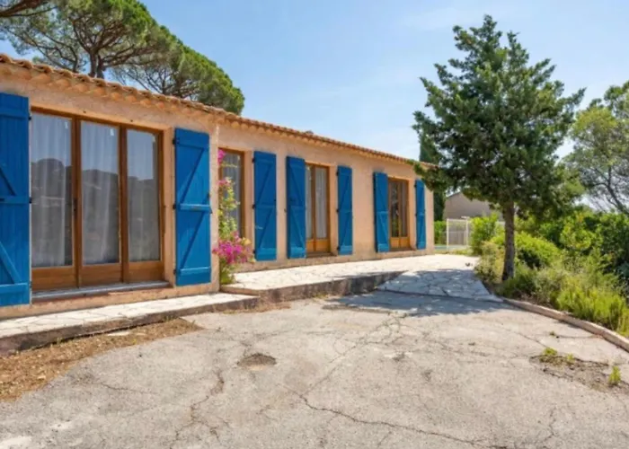 Spacious House With Pool In Sainte-Maxime